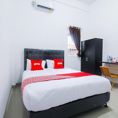 Oyo 1653 Fajar Residence Pekanbaru Exterior photo