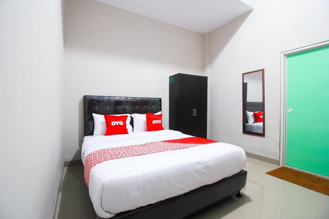 Oyo 1653 Fajar Residence Pekanbaru Exterior photo