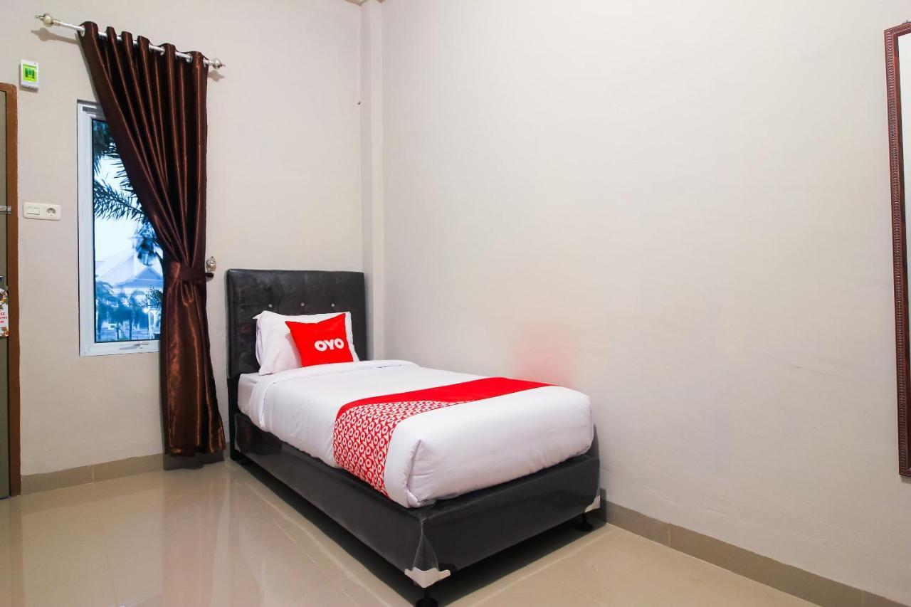 Oyo 1653 Fajar Residence Pekanbaru Exterior photo