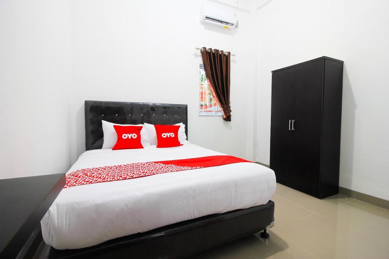 Oyo 1653 Fajar Residence Pekanbaru Exterior photo