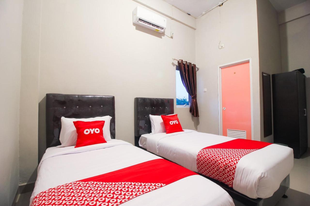 Oyo 1653 Fajar Residence Pekanbaru Exterior photo