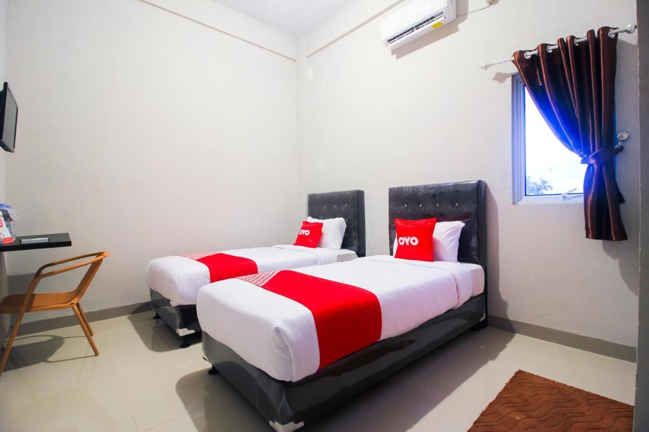 Oyo 1653 Fajar Residence Pekanbaru Exterior photo