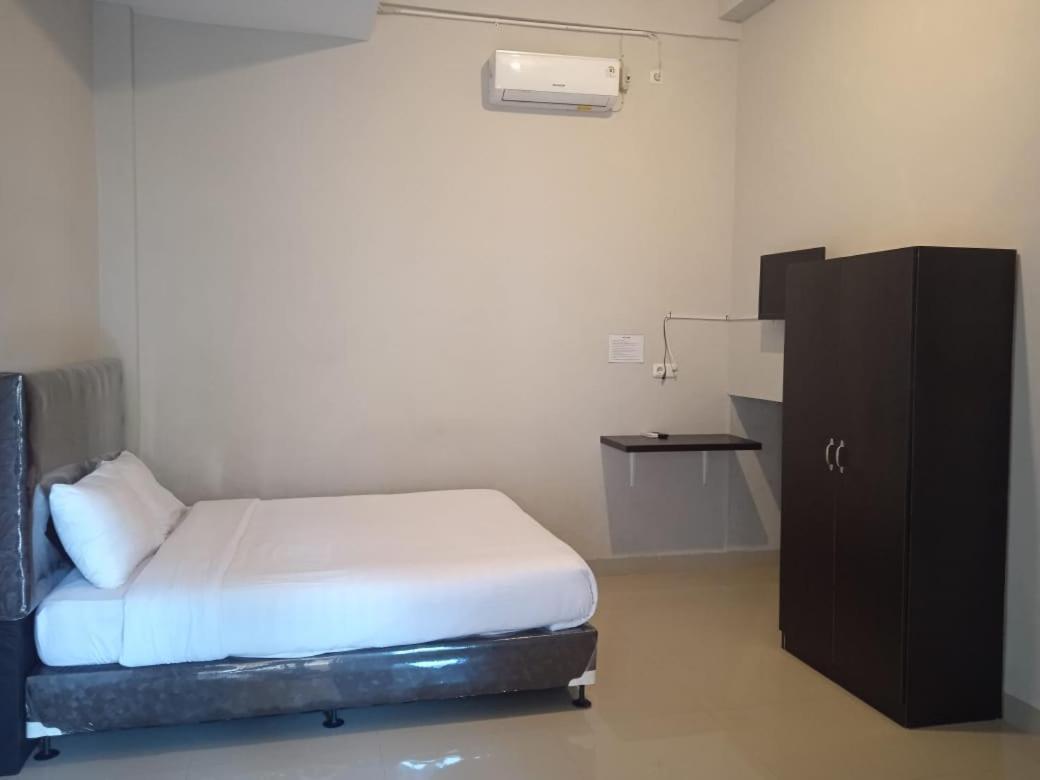 Oyo 1653 Fajar Residence Pekanbaru Exterior photo