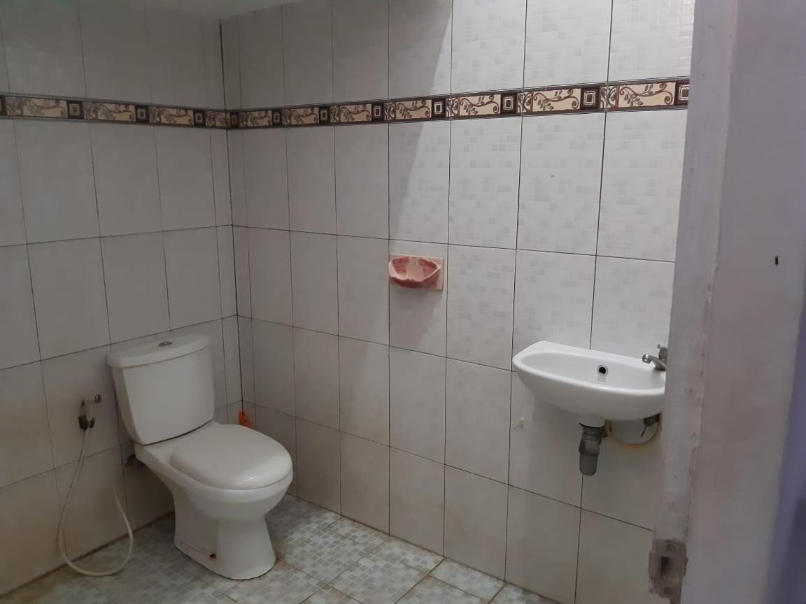Oyo 1653 Fajar Residence Pekanbaru Room photo