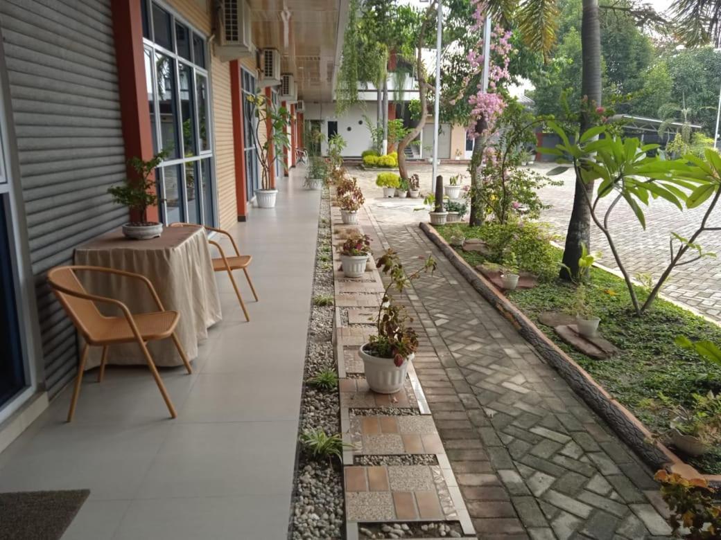 Oyo 1653 Fajar Residence Pekanbaru Exterior photo
