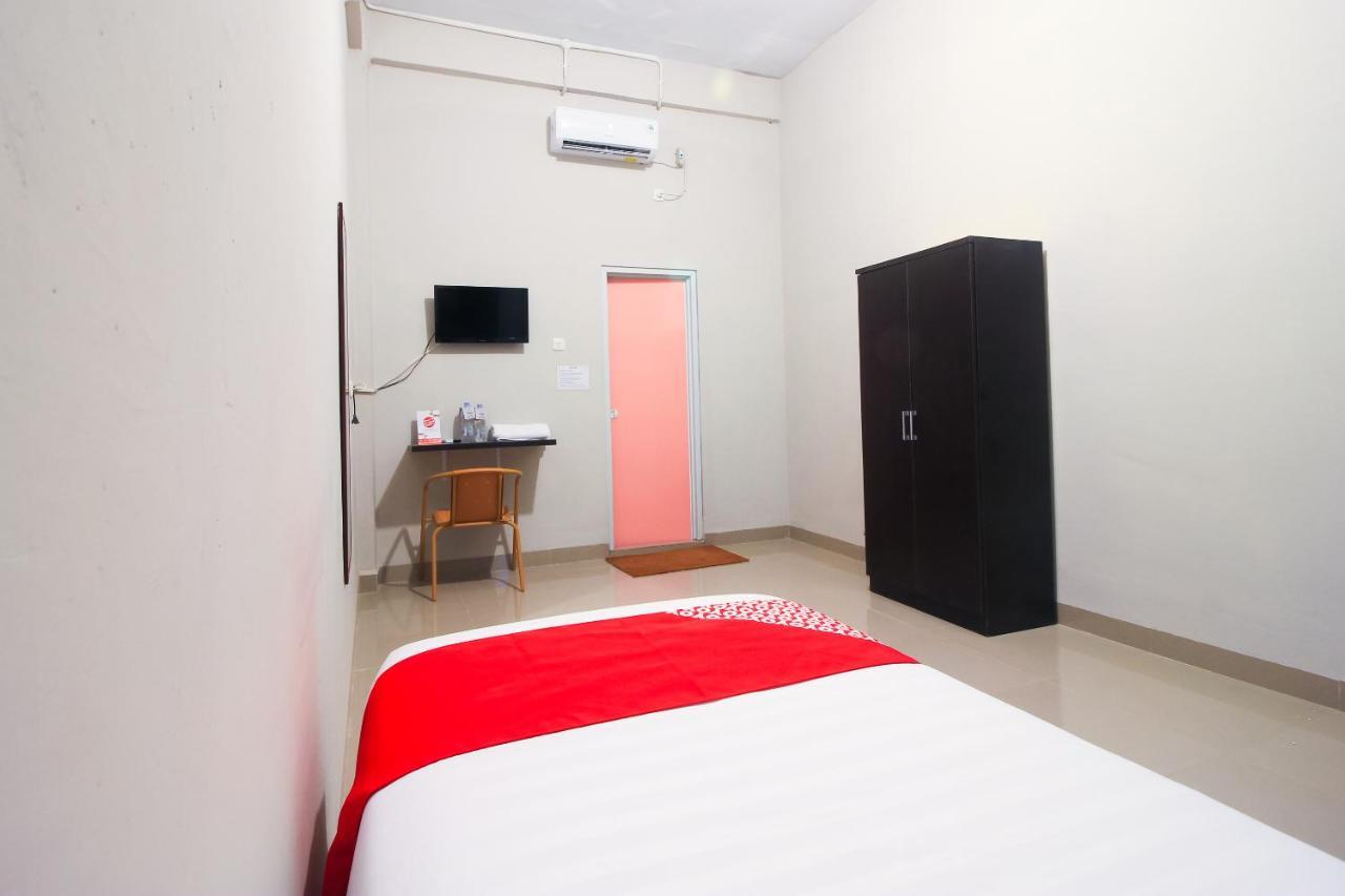 Oyo 1653 Fajar Residence Pekanbaru Exterior photo