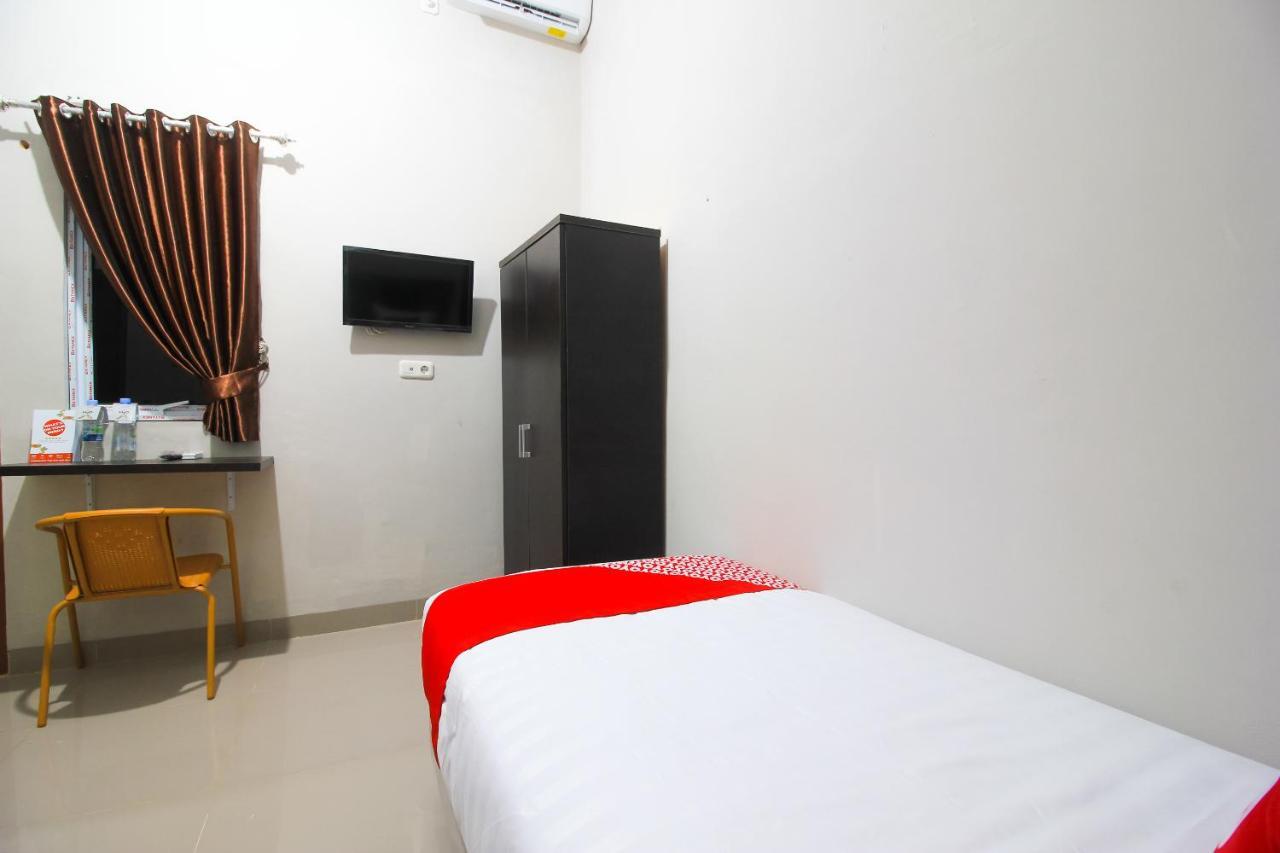 Oyo 1653 Fajar Residence Pekanbaru Exterior photo