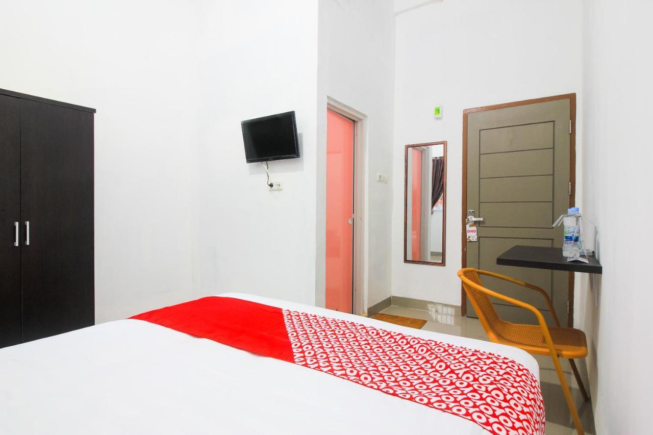 Oyo 1653 Fajar Residence Pekanbaru Exterior photo
