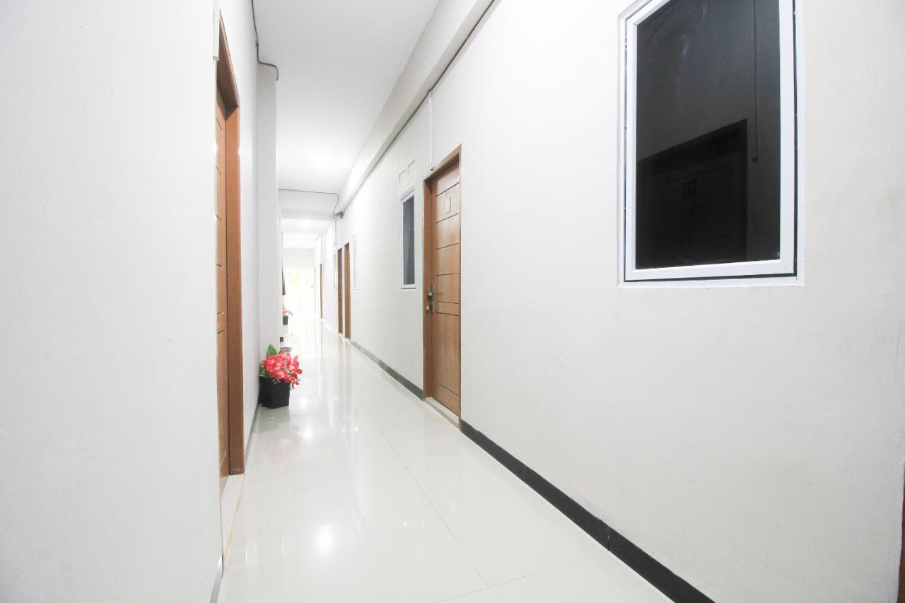 Oyo 1653 Fajar Residence Pekanbaru Exterior photo