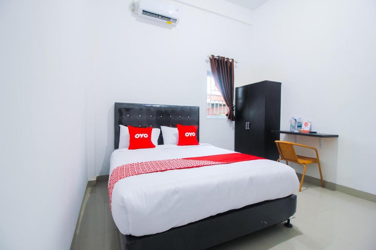 Oyo 1653 Fajar Residence Pekanbaru Exterior photo