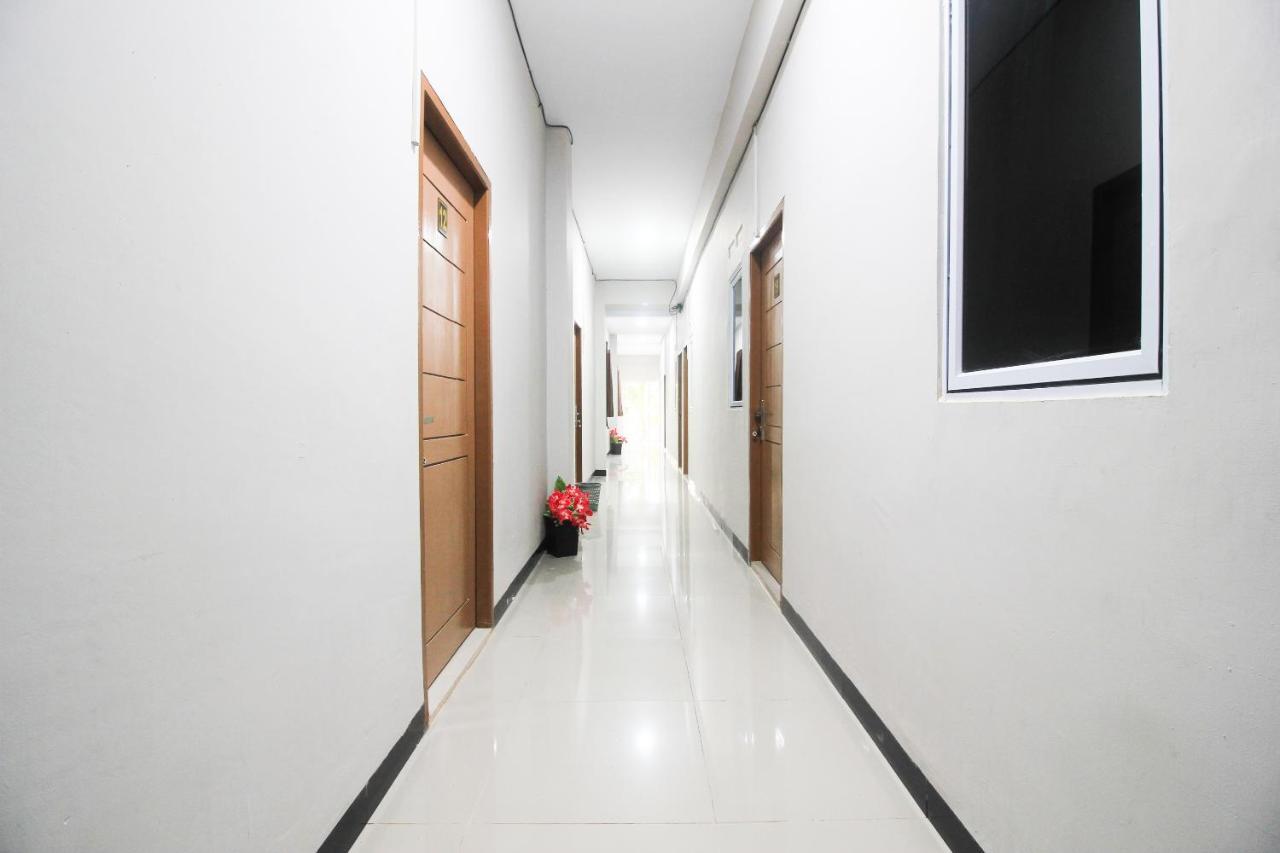 Oyo 1653 Fajar Residence Pekanbaru Exterior photo