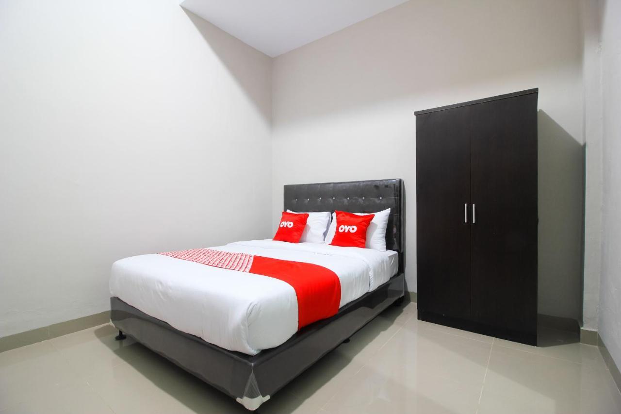 Oyo 1653 Fajar Residence Pekanbaru Exterior photo